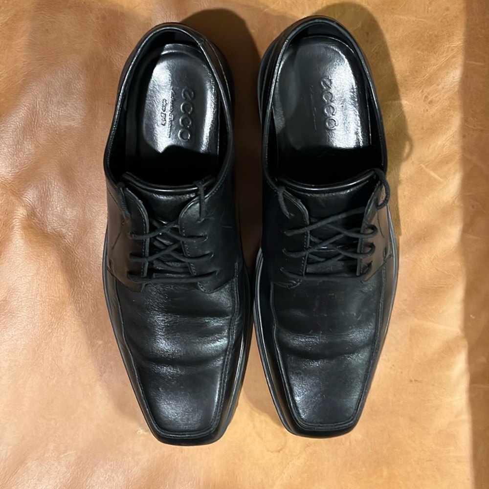 Ecco Black Leather Oxford Shoes Sleek Formal Design